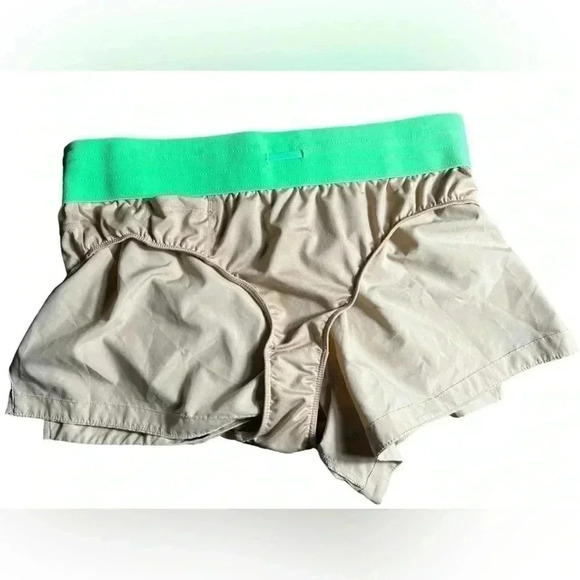 Fabletics women’s beige and green mid rise running shorts size medium - Picture 6 of 8